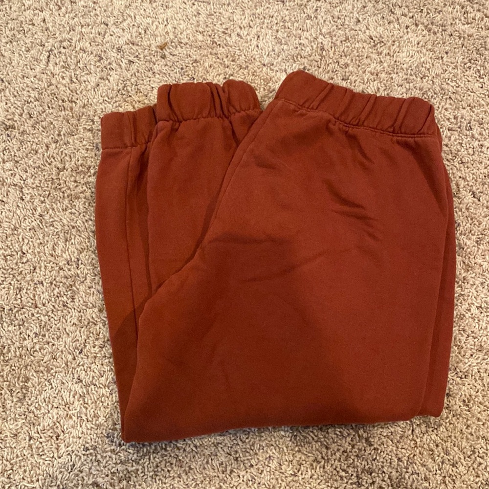 burgundy sweatpants